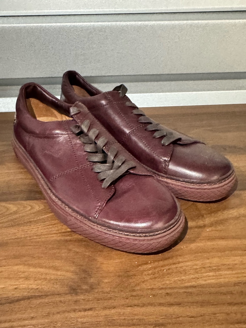 FRYE Men's 9 Leather Low-Top Sneakers in Burgundy